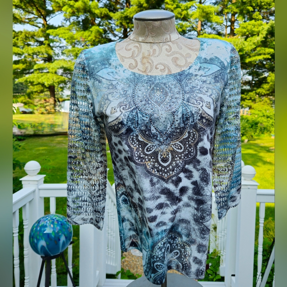 Zenergy by Chicos Womens Blouse Size 0 Rhinestone Multiprint Blue White NWOT
